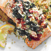 Salmon Florentine with some lemon